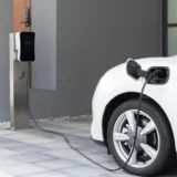 自宅に最適なEV充電器の設置工事とは？賢く選んで実現する理想のカーライフ