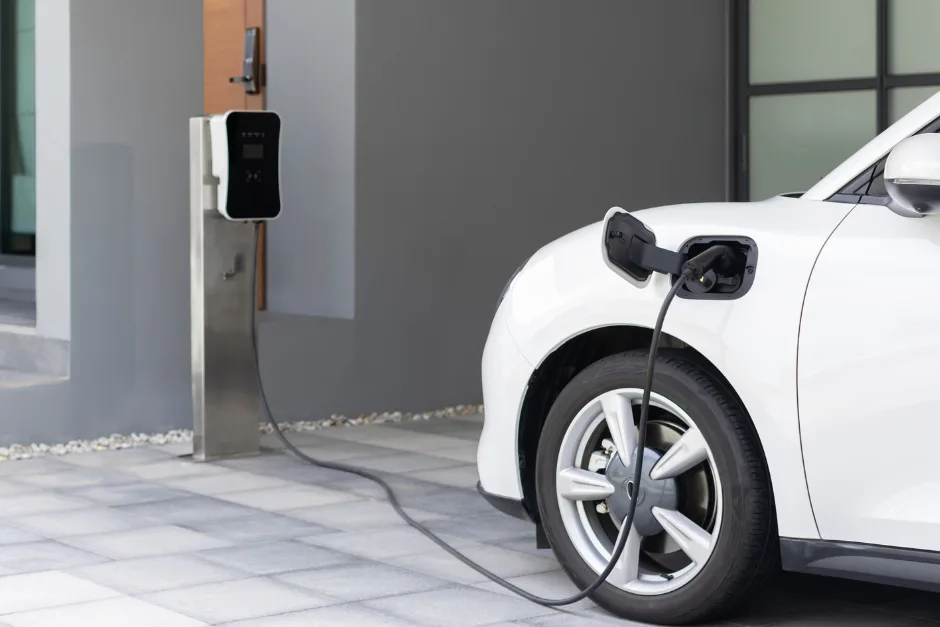 自宅に最適なEV充電器の設置工事とは？賢く選んで実現する理想のカーライフ