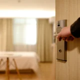 ホテル電気工事で失敗しない基礎知識と業者選び｜安全・省エネ・快適性を実現